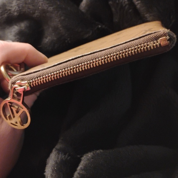 Louis Vuitton Reverse monogram square pouch - Picture 4 of 7